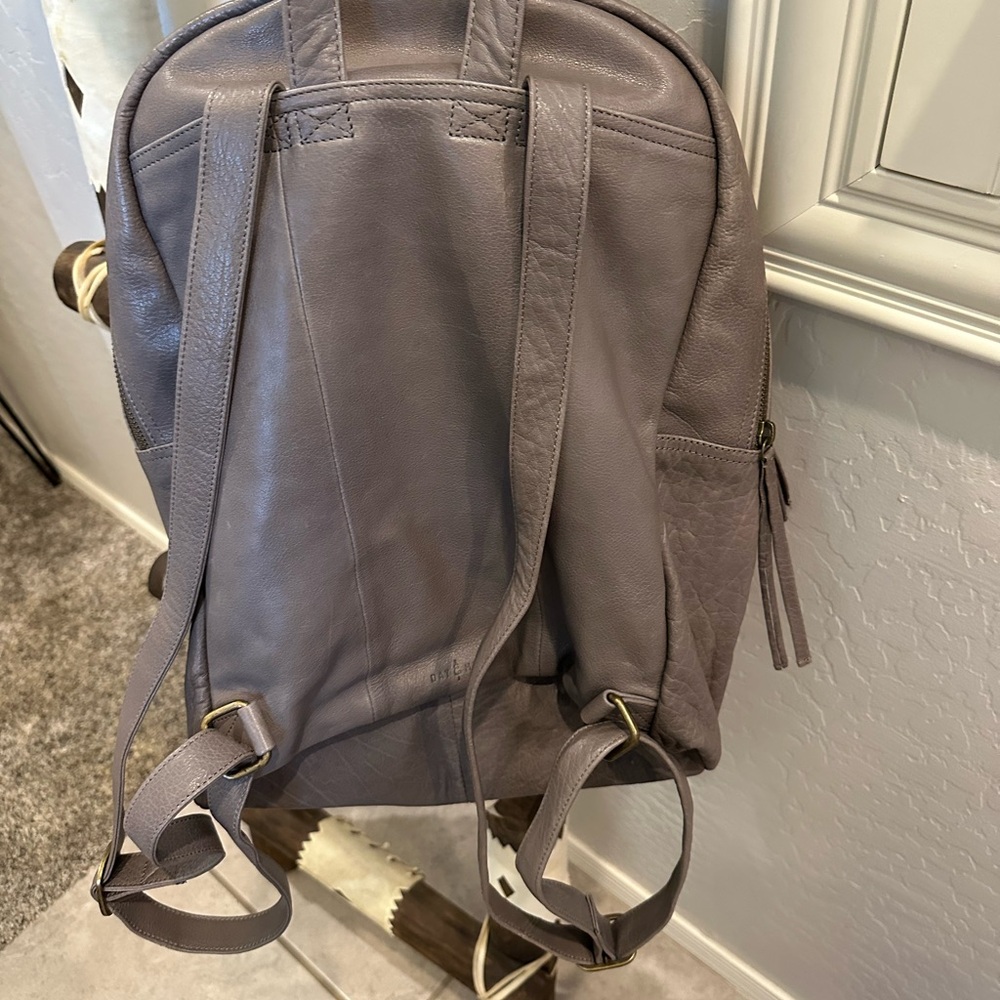 Elegant Gray Soft Leather Backpack. - Picture 4 of 11